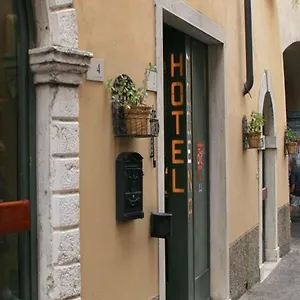 hotel-modena.hotelinveneto.com/